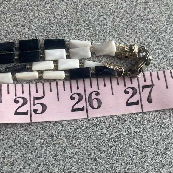 Vintage Black & White Flat Plastic Bead Necklace 27” - Picture 7 of 7